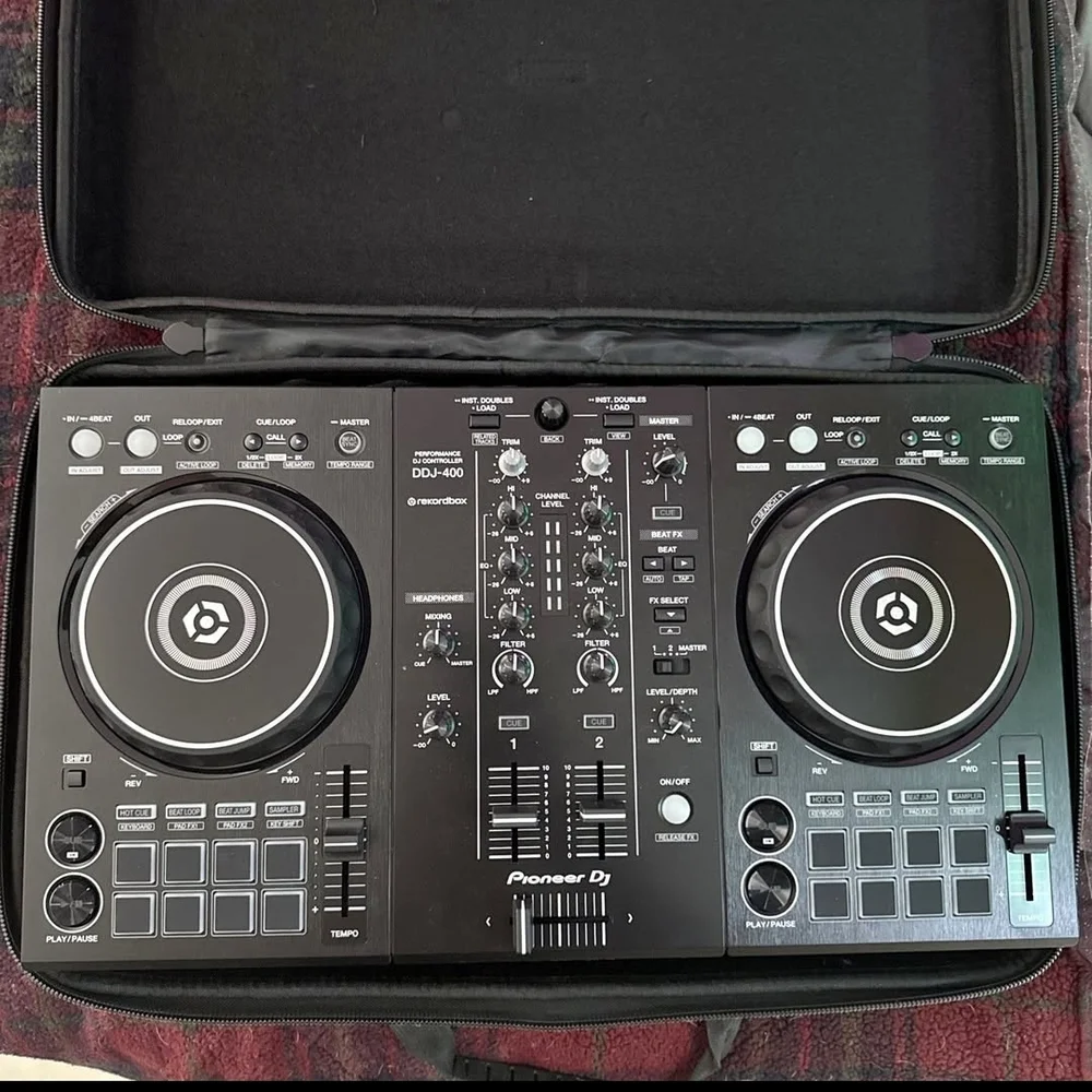 PIONEER DDJ-400 Portable DJ Controller in Black - Picture 1 of 1